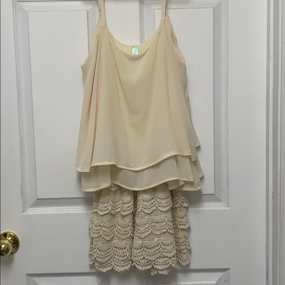 Cream Romper with Lace - Picture 1 of 3